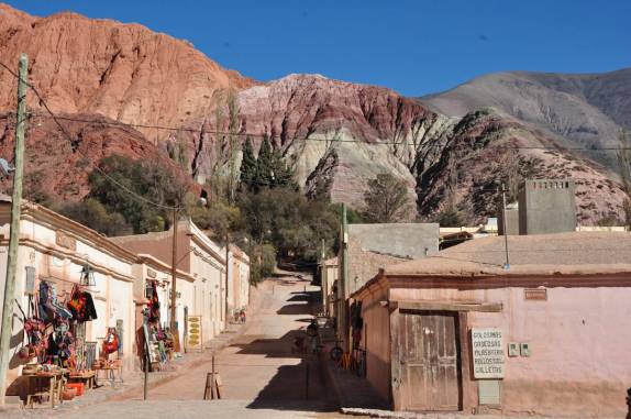 Purmamarca - Argentina. Ao lado das montanhas coloridas